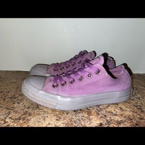 Women’s converse size 7.5